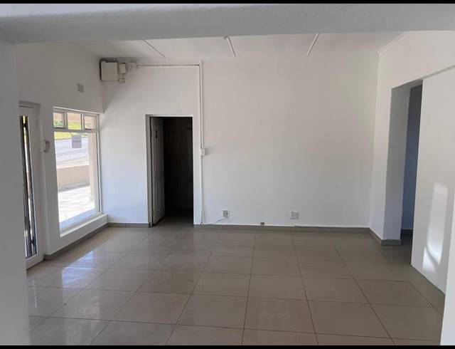 BUSINESS PROPERTY TO RENT IN LAWRENCE ROCKS